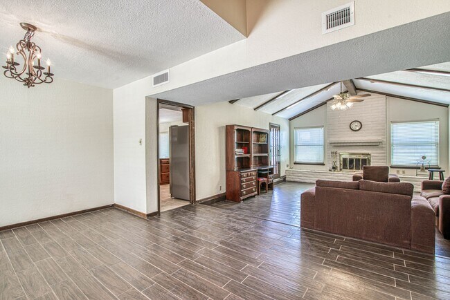 Building Photo - Beautiful 1-story southwestern-style home in west El Paso