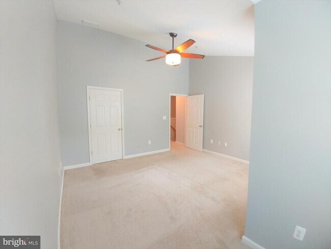 Building Photo - 8 Harbour Heights Dr