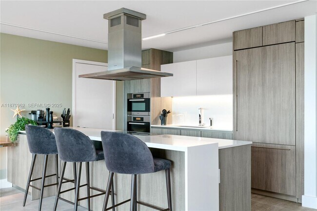 Building Photo - 360 Ocean Dr