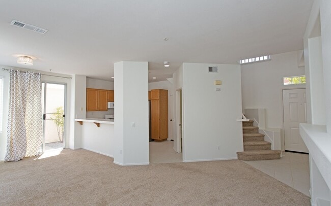 Building Photo - Spacious Home within the Legends Community...