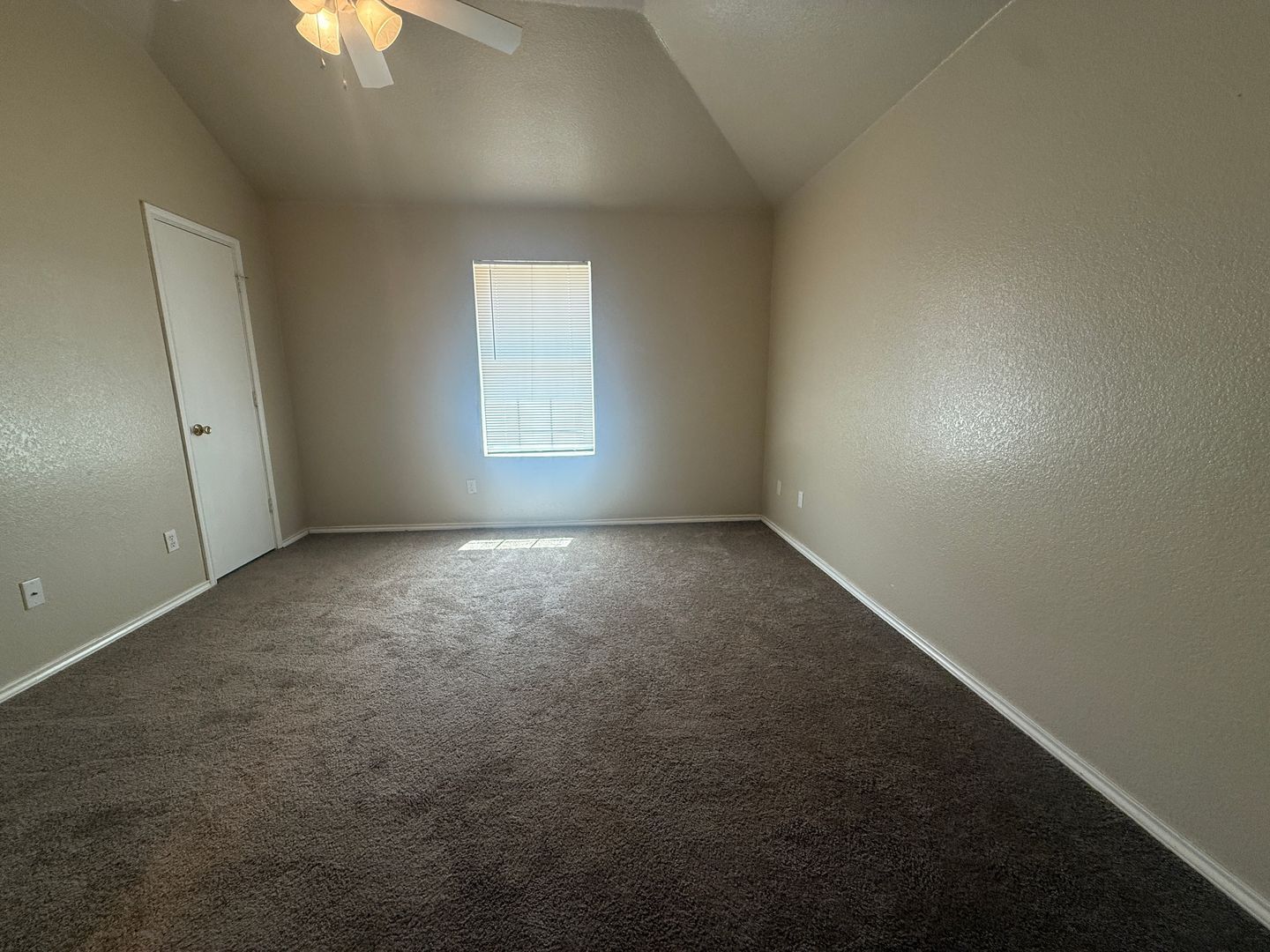 Building Photo - 4000 Doraine Ct