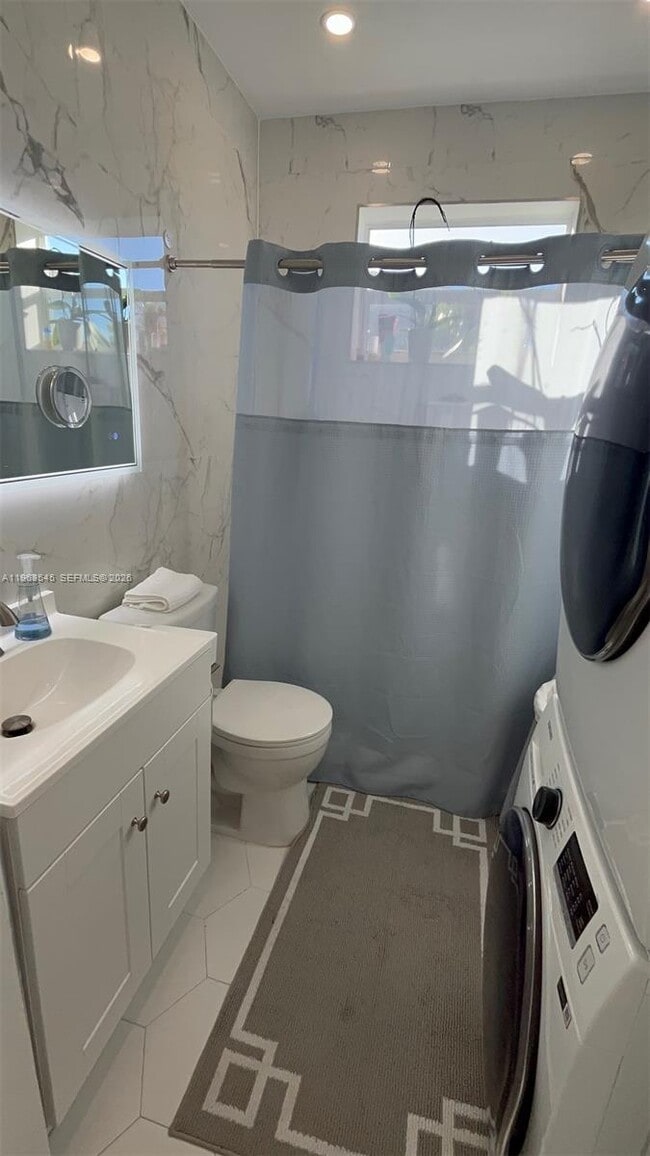 Building Photo - 8000 SW 19th St