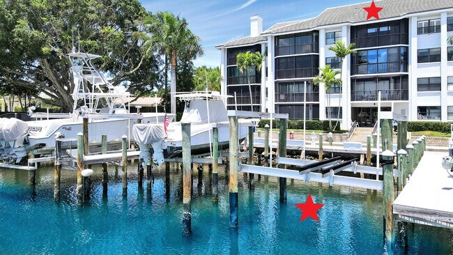 Building Photo - 543 Bay Colony Dr N