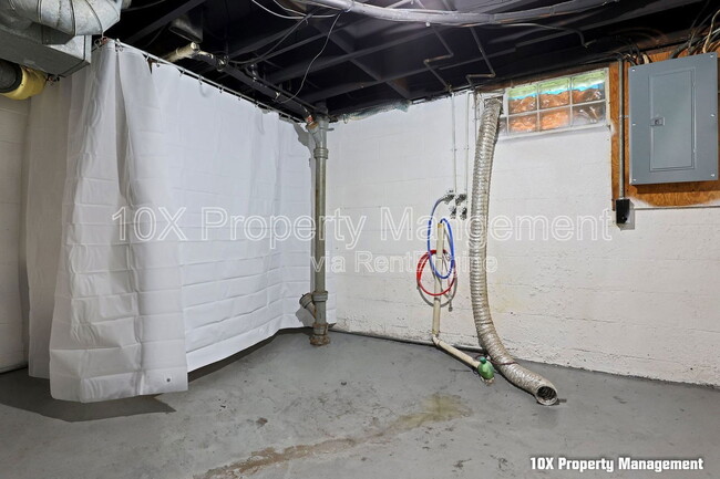 Building Photo - 1717 E Frankfort St