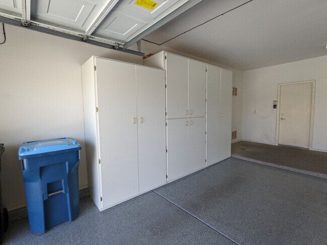 Building Photo - 9361 Fresh Spring Dr