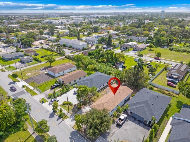 Building Photo - 667 NW 14th St