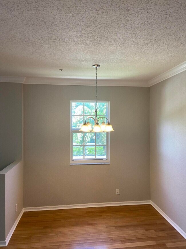 Building Photo - 152 Village Blvd