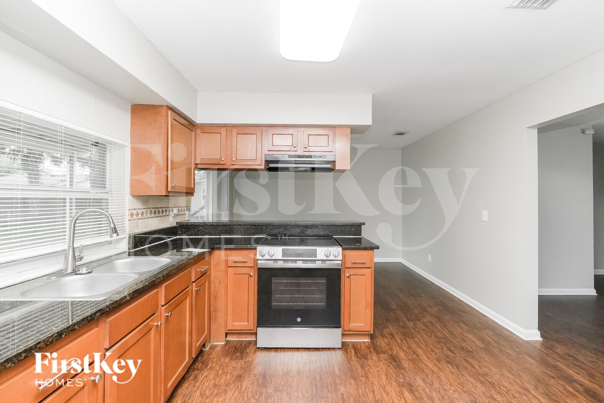 Building Photo - 9331 N Forest Hills Dr