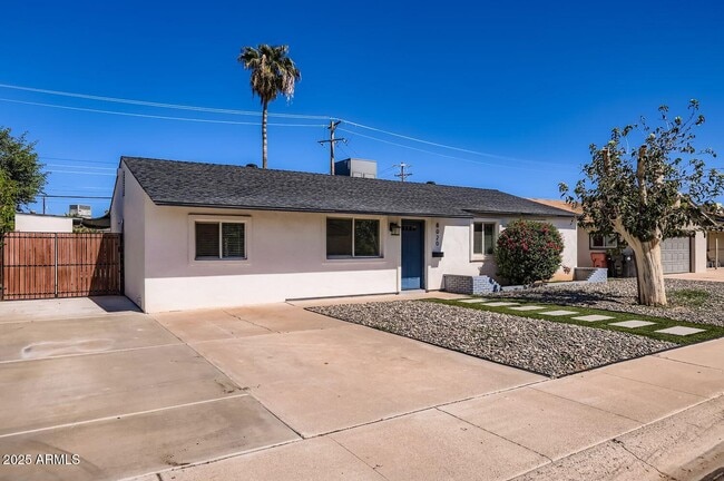 Building Photo - 8020 E Monte Vista Rd
