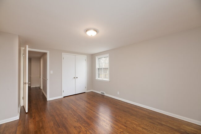 Bedroom 3 - 15472 Brewster Rd