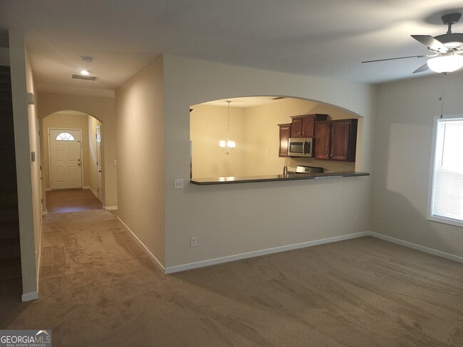 Building Photo - 91 Meeting Pl Rd