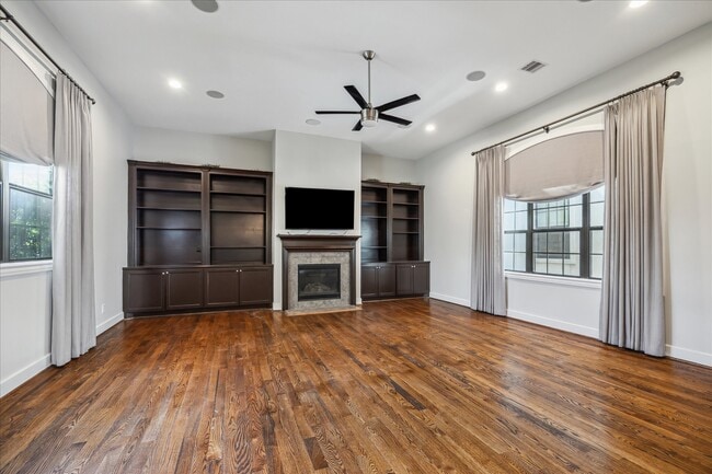 Building Photo - 4715 Jackson St