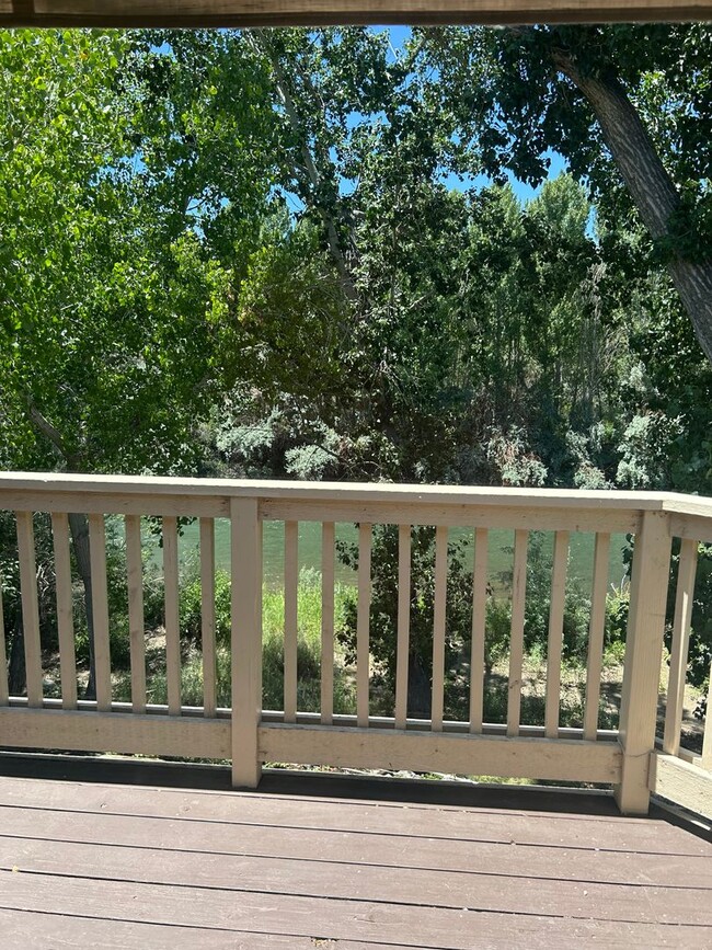 Building Photo - Idlewild Riverfront condo