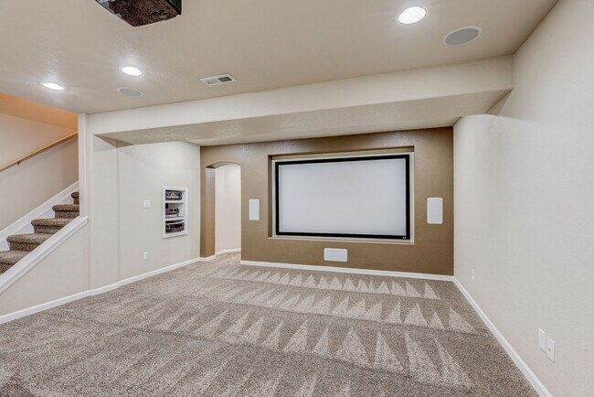 Building Photo - 5 bedroom single family home in Castle Rock.