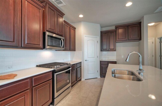 Building Photo - 14111 McCoy Lp