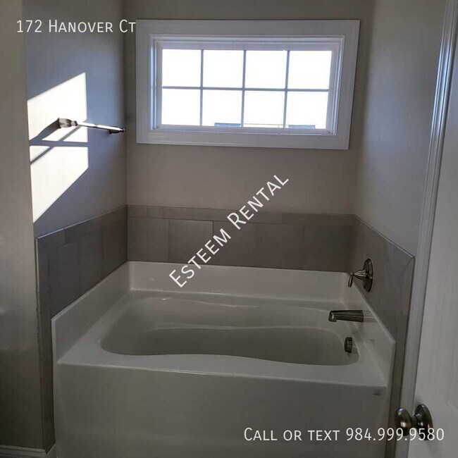 Building Photo - 172 Hanover Ct