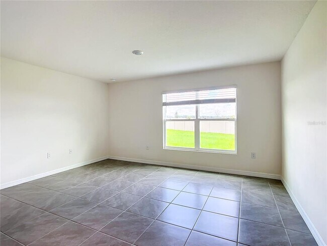 Building Photo - 8561 SW 46th Ave