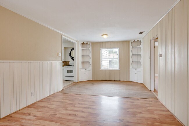 Building Photo - Pre Leasing for fall 2026! 3/2 in Tech Terrace