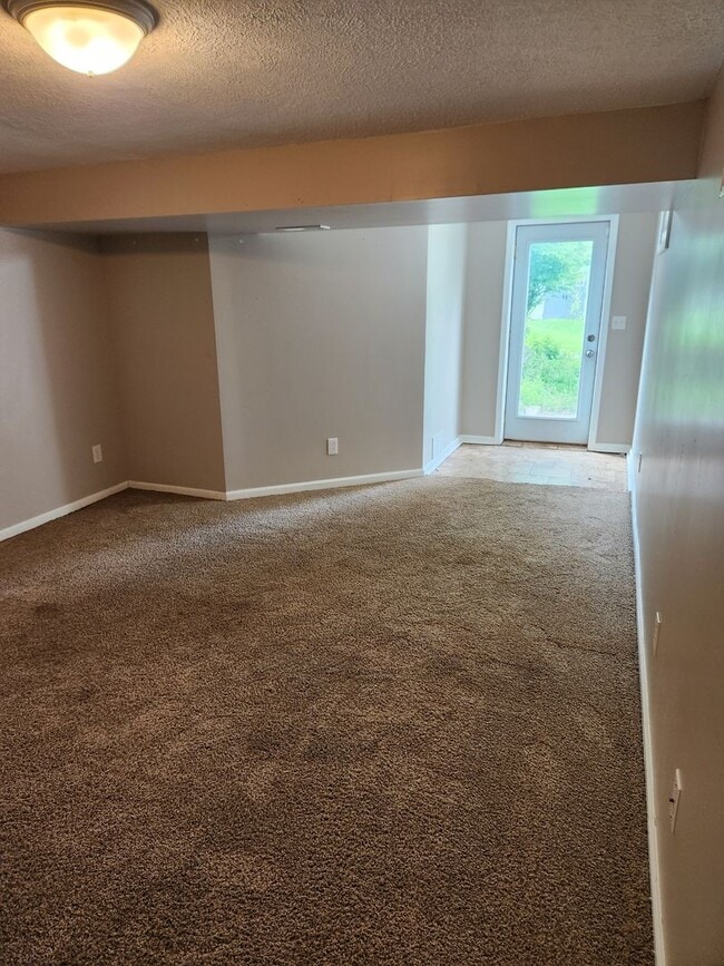 Building Photo - 4 Bedroom Home in Benson!