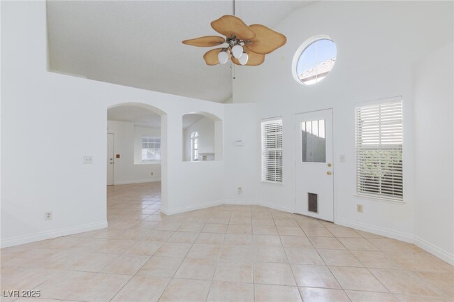 Building Photo - 2208 Ladue Dr