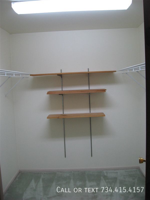 Building Photo - 2863 Marshall St