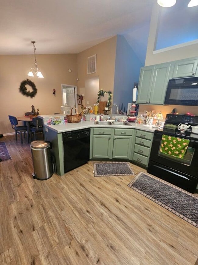 Building Photo - Beautiful 3 Bedroom Home In Jacksonville!