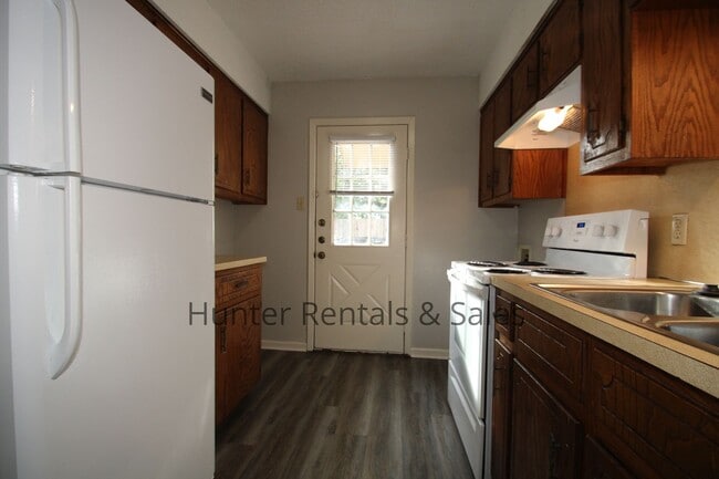 Building Photo - Super Cute!