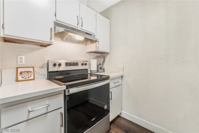 Building Photo - 3602 Gaylord Dr