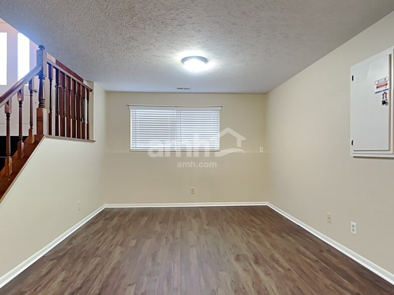 Building Photo - 6785 Upland Ct