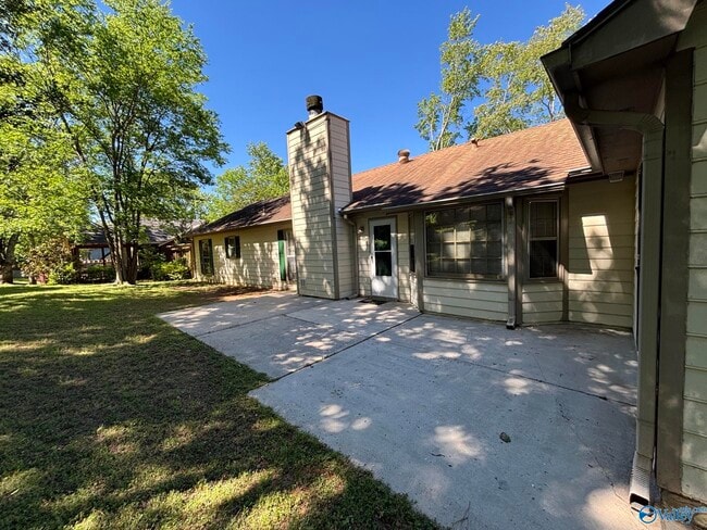 Building Photo - 2705 Willena Dr SE