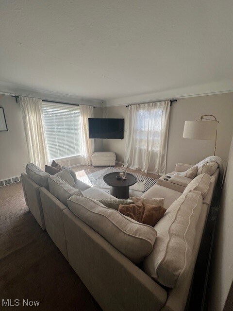 Building Photo - 10613 Vernon Ave