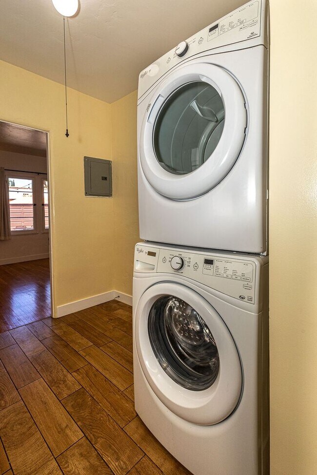 Building Photo - Beautifully Restored 3BR Miracle Mile Duplex | 1,725 SF | Near Metro D Line