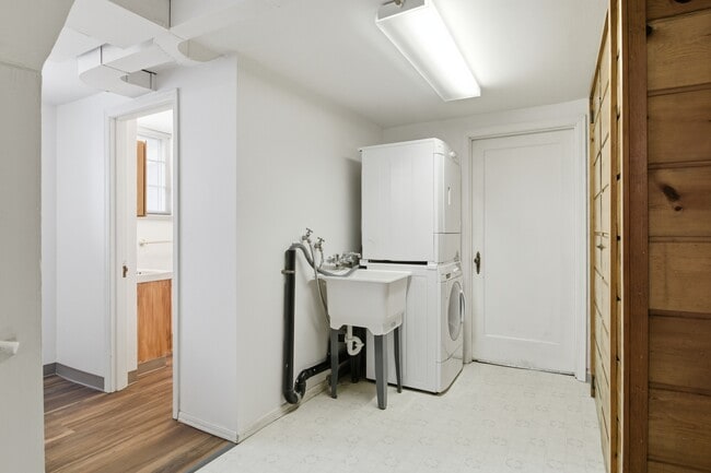 Building Photo - 8131 Veterans Dr SW