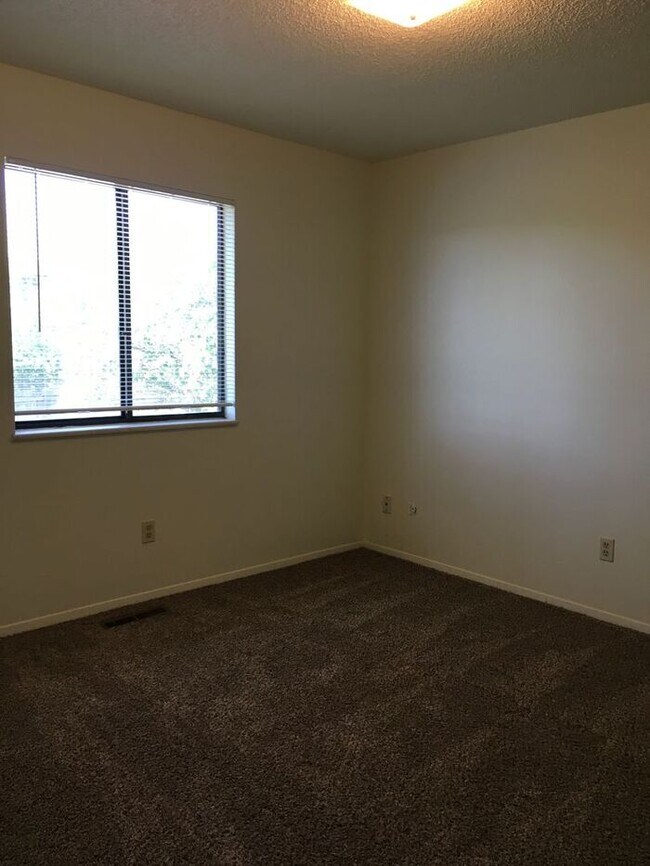 Building Photo - 3 Bedroom Home in SW Loveland!