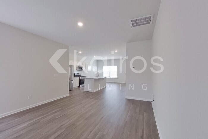 Building Photo - 2529 Banyan Cir
