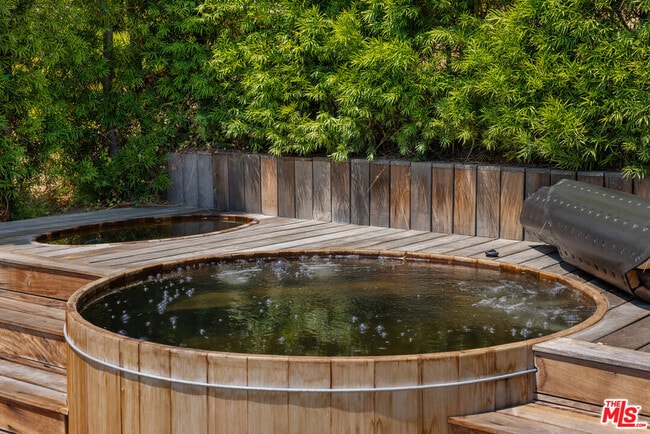 Building Photo - 2611 Range Rd