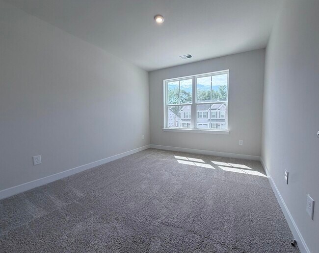 Building Photo - 2316 Elowen Ln