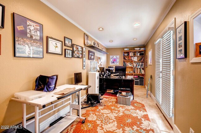 Building Photo - 3437 E Equestrian Trail