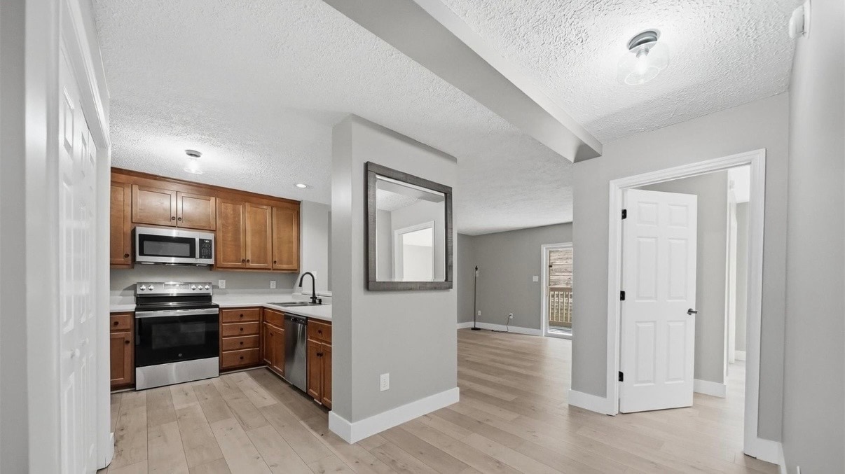 Building Photo - 800 Meadowview Dr