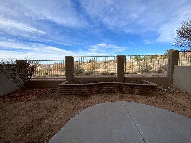 Building Photo - 3 Bedroom Townhome Available Near Wyoming Blvd NE & Paseo Del Norte Blvd NE!