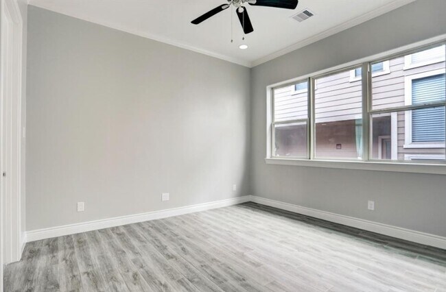 Building Photo - 8907 Spring Knoll Forest Dr