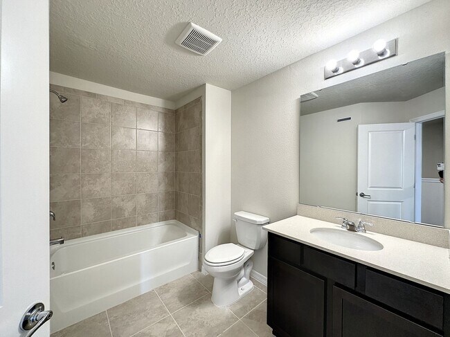 Building Photo - 4621 Sparkling Shell Ave
