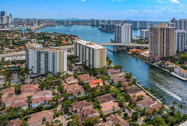 Building Photo - Fully renovated 2/2 in Sunny Isles Beach