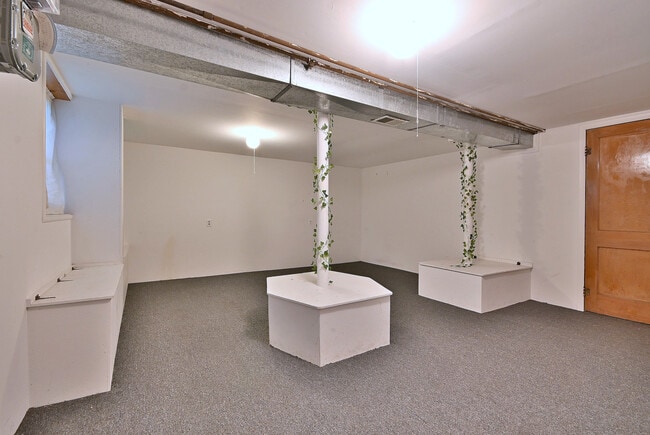 Building Photo - 2724 N Racine Ave