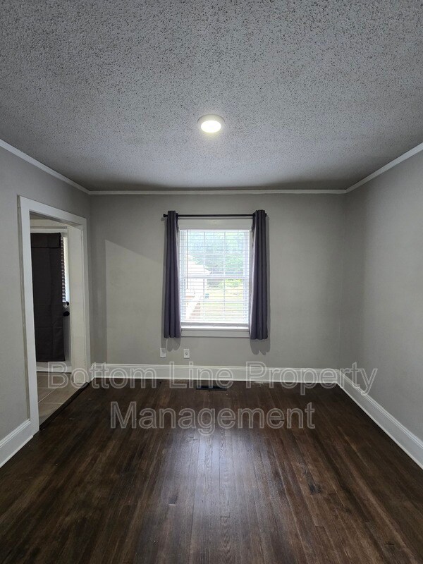 Building Photo - 5008 Doris Ave
