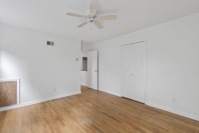 Building Photo - Lakeville Estates