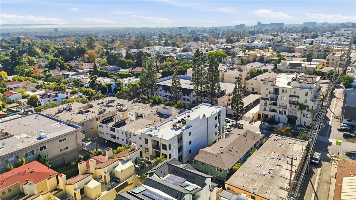 Building Photo - 1820 Prosser Ave