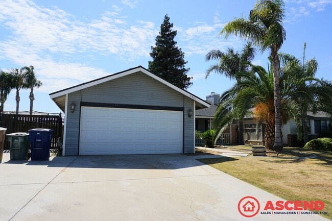 Primary Photo - Beautiful Home Located in the Northwest!