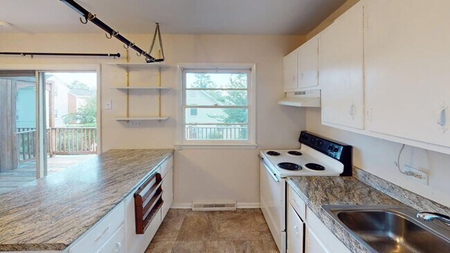 Building Photo - 130 Apple Tree Rd