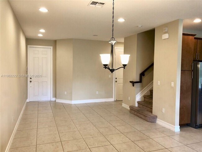 Building Photo - 106 Riverwalk Cir E